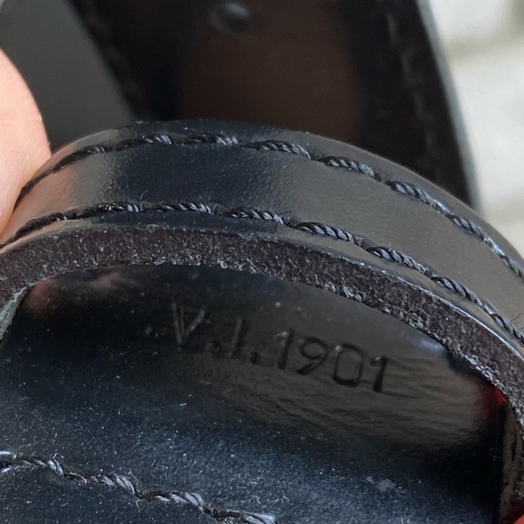 Authentic Louis Vuitton Sac DePaule GM - Picture 4 of 12